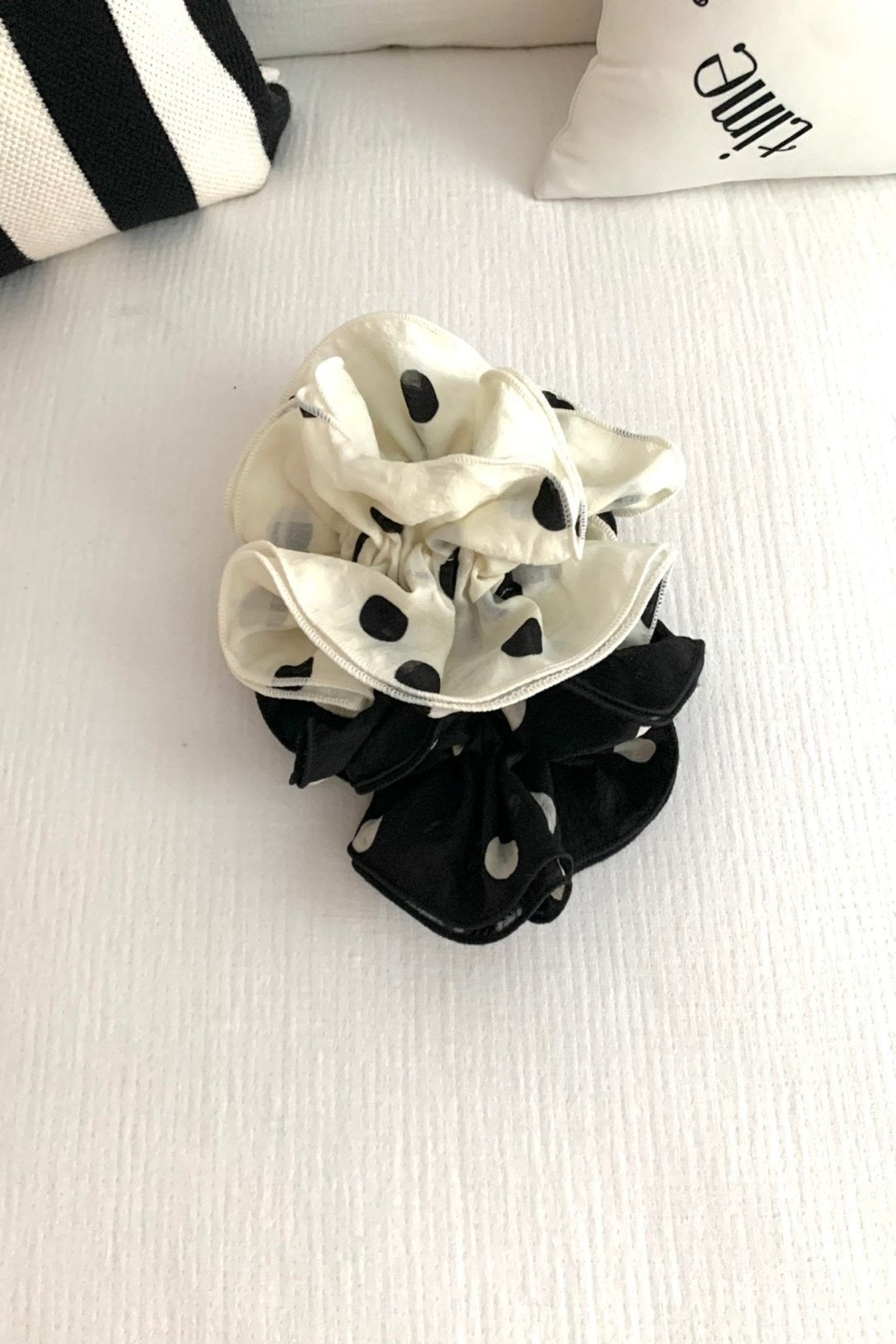 Polka dots Scrunchie