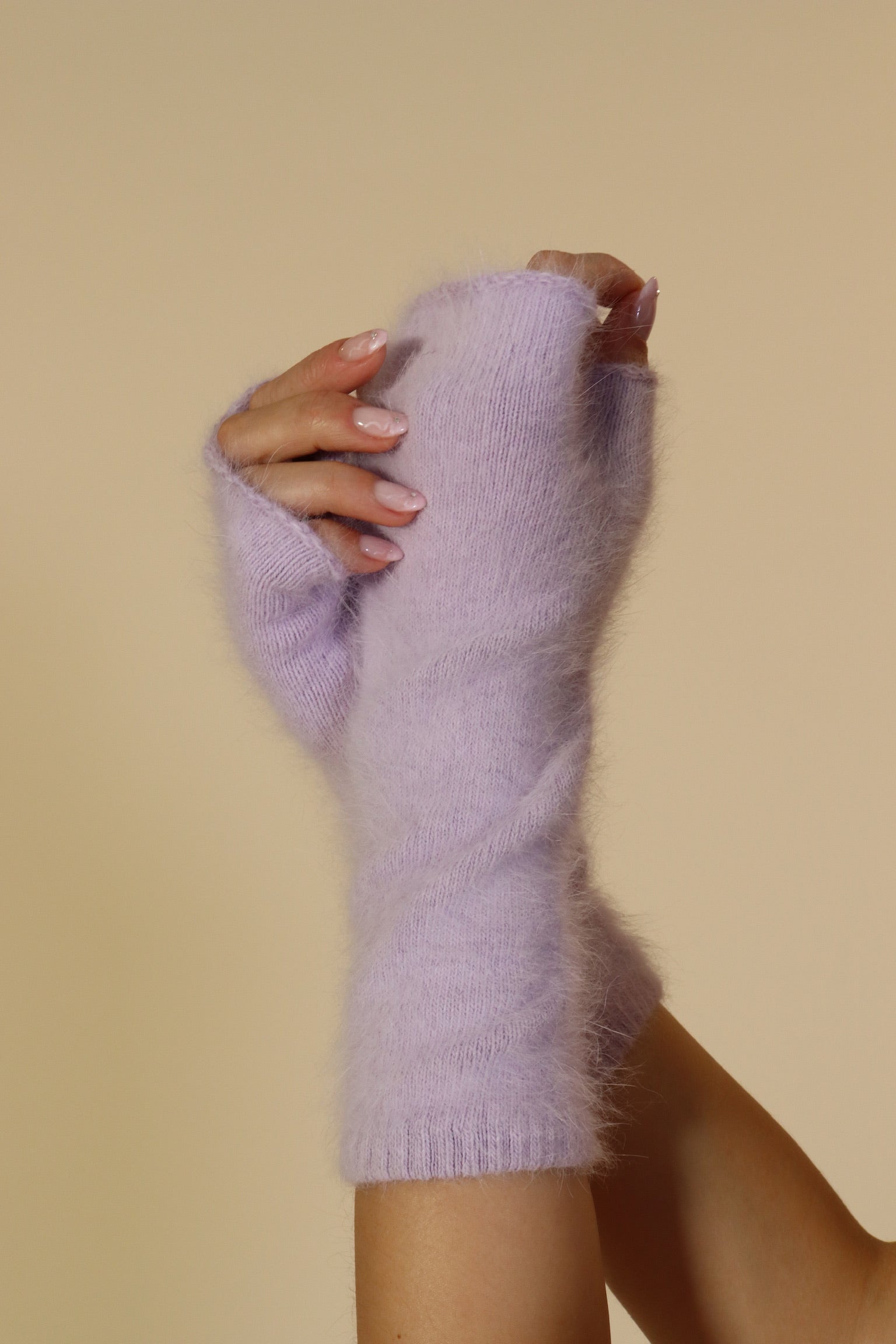 Haze Furry Fingerless Arm Warmer in Lavender